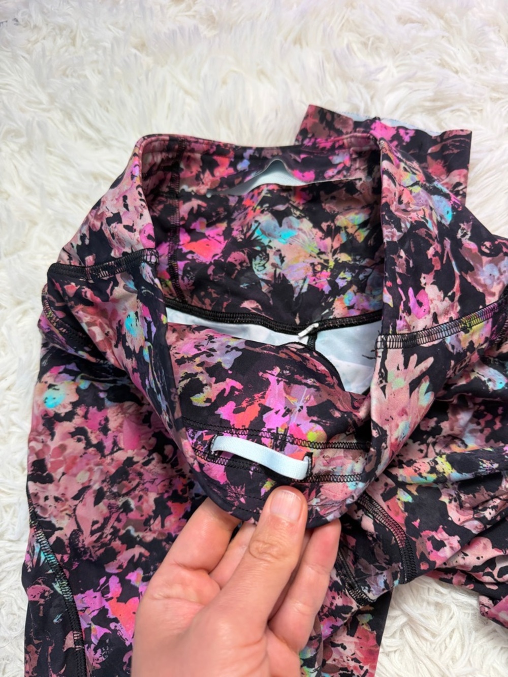 Lululemon Base Pace High-Rise Crop 23" Stencil Blossom Red Multi - Picture 3 of 5